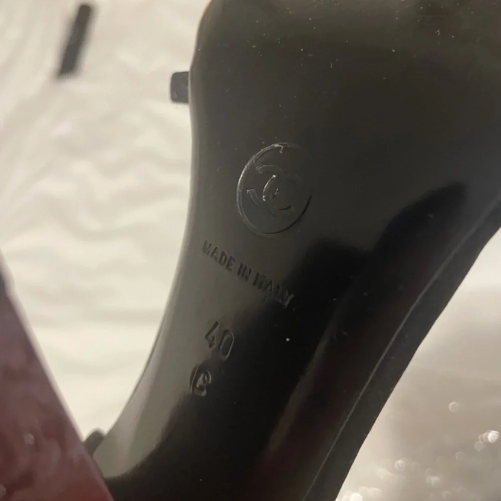 **CHANEL** Satin Heels Size 40 - Picture 14 of 16